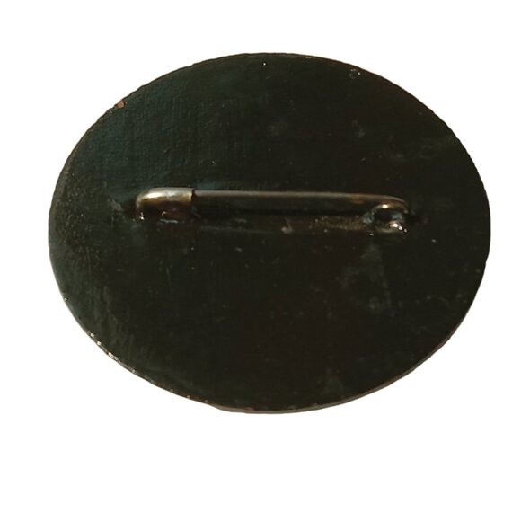 Vintage Russian Hand Painted Fairy Tales Lacquered Brooch Pin, Collectible Pin - Picture 4 of 11